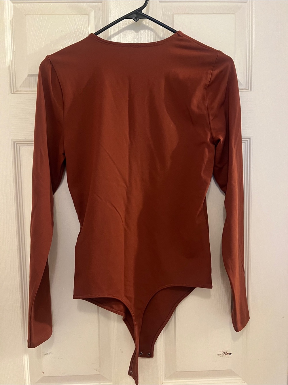 Abercrombie & Fitch Rust-Brown Long Sleeve V-Neck Bodysuit - Picture 3 of 3